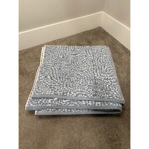 New Threshold Set of 2 Bath Towels, Light Blue 33inX63in
